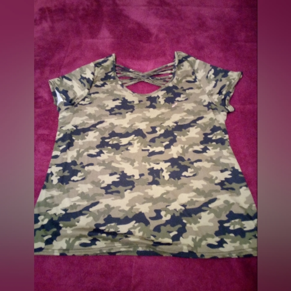 Eye Candy Black & Green Camo/Short Sleeve Top/Size 3XLg